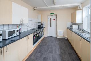 OYO Home 111 Clapham 14 bed HMO, Londyn
