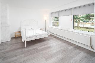 OYO Home 111 Clapham 14 bed HMO, Londyn