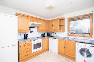 OYO Home 140 Meridian Place, Londyn