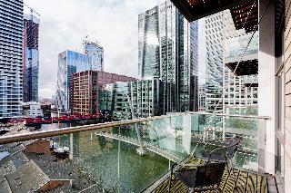 OYO Home 30336 Discovery Dock New 2 Bed, Londyn