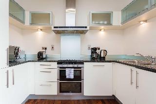 OYO Home 30336 Discovery Dock New 2 Bed, Londyn