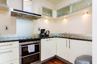 OYO Home 30336 Discovery Dock New 2 Bed, Londyn