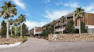 Malibu Foz Hotel &amp; Restaurant