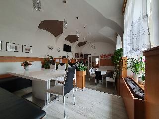 Hotel Jana / Pension Domov Mladeze