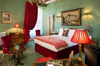 Chateau Laroche-Ploquin, Tours