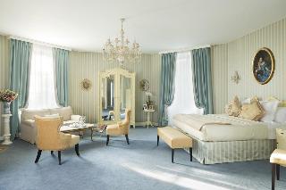 Chateau Laroche-Ploquin, Tours