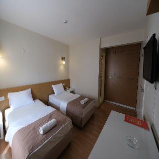 Ustun Otel Alsancak