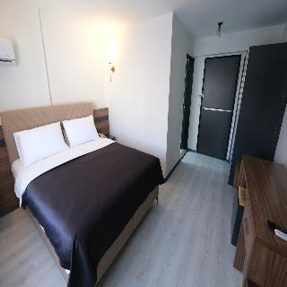 Ustun Otel Alsancak