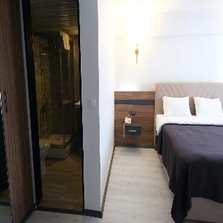 Ustun Otel Alsancak