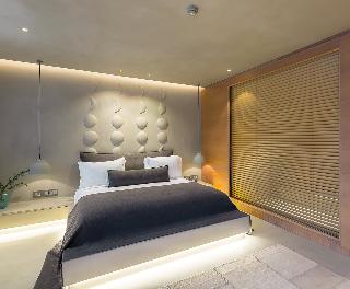 Omm Inn Hotel