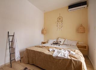 BOHOTEL Messonghi - Designer's Hotel