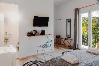 BOHOTEL Messonghi - Designer's Hotel