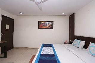 OYO 1824 Hotel Grand Peepal