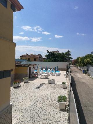 Garden inn, Caserta