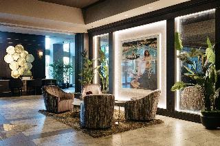 The Axis Hotel Moline Tapestry Collection Hilton