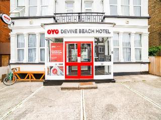 OYO Devine Beach Guest House, Essex