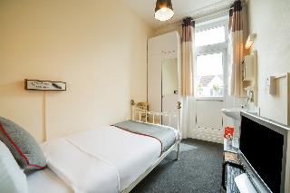 OYO Devine Beach Guest House, Essex