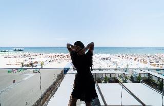 Riva Mamaia