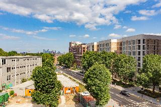 Eclectic Elephant & Castle Serviced Apartments, Londyn