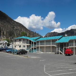 Canadas Best Value Inn Mile 0