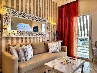 Panorama Suites & Spa