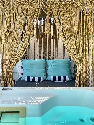 Panorama Suites & Spa