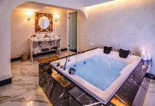 Panorama Suites & Spa