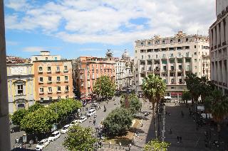 Piazza carità, Naples