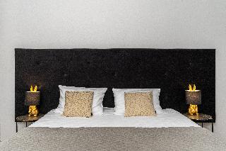 Deluxe Two-Bedroom Suite | King-size beds | A/C