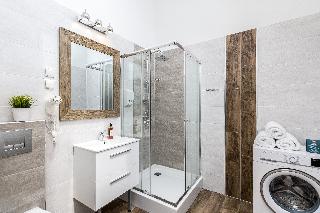 Deluxe Two-Bedroom Suite | King-size beds | A/C