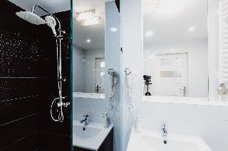 Deluxe Two-Bedroom Suite | King-size beds | A/C