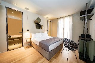ELITE ACCOMODATIONS & HYDROMASSSADE POOL, Calabria