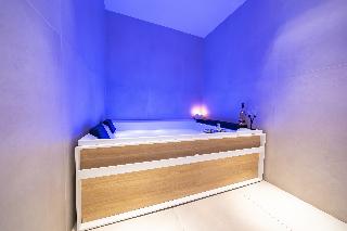 ELITE ACCOMODATIONS & HYDROMASSSADE POOL, Calabria
