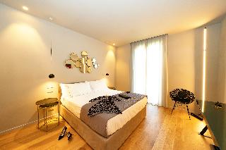 ELITE ACCOMODATIONS & HYDROMASSSADE POOL, Calabria