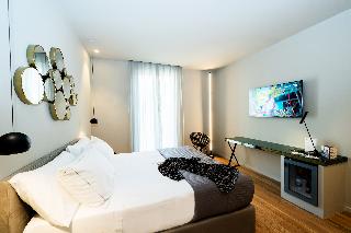 ELITE ACCOMODATIONS & HYDROMASSSADE POOL, Calabria
