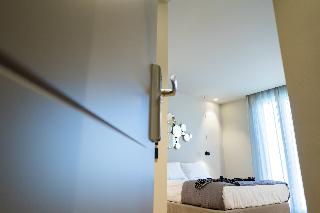 ELITE ACCOMODATIONS & HYDROMASSSADE POOL, Calabria