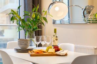 Luxurious Canary Gateway Serviced Apartment, Londyn