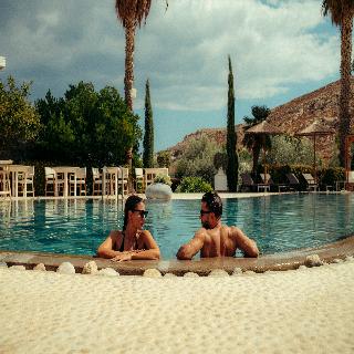 Caesars Gardens Hotel and Spa