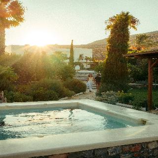Caesars Gardens Hotel and Spa
