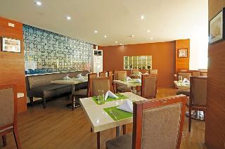 717 Cesar Place Hotel