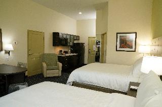2 Queen Beds Studio Suite