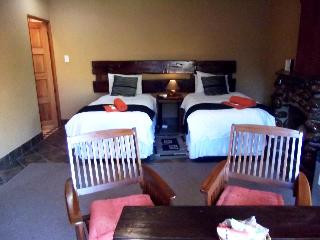 ACRE OF AFRICA GUESTHOUSE HOTEL 16 ROOMS BOKSBURG