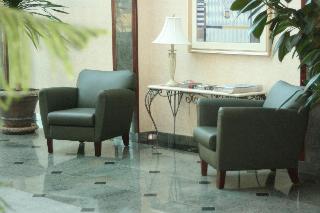 Maron Hotel And Suites