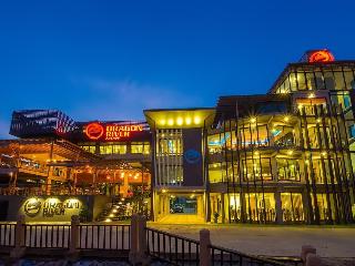 Dragon River Avenue Hotel