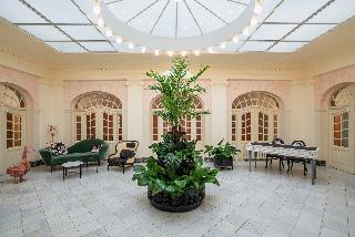 First Hotel & Suites Oslo West