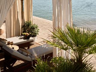 The Royal Senses Resort & Spa Crete, Curio Collect