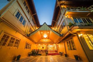 Nakaraj Princess Chiang Rai Walking Street