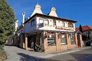 Penzion Wellness&Restaurant Zoborska, free parking