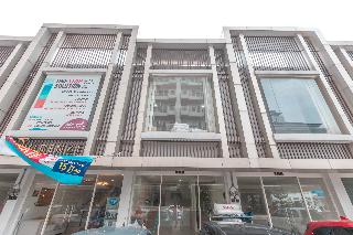 OYO 1948 Apartement Sentul Tower