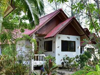 Haad Khuad Resort